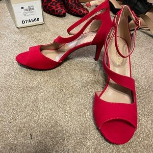 Red Dream Pairs size 10 heels